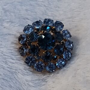 Beautiful Vintage Dark And Light Blue Stoned Brooch